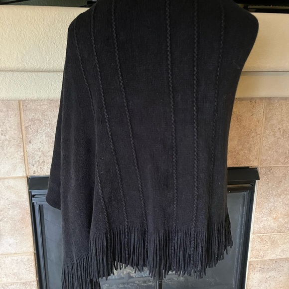 BLACK Shawl Cape with Fringe!! - Picture 2 of 7